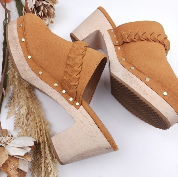 J. CREW Tan Clogs Sz 7½ - Picture 6 of 12